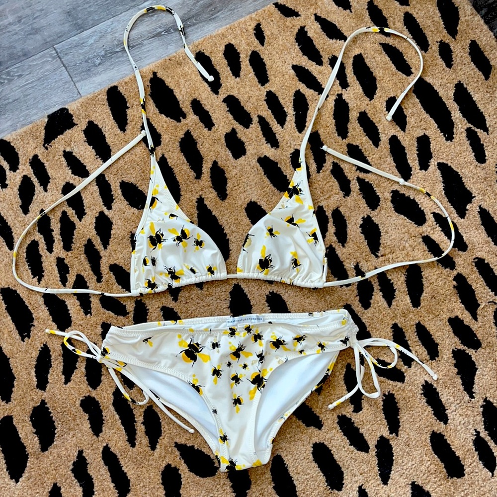 Vintage DvF bumble bee 🐝 bikini size M